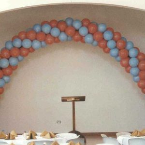 12" spiral balloon arch