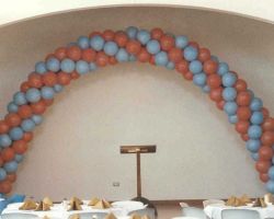 <p style="text-align:center">the cost is $320 for this 160 balloon arch of about 27 feet</p> 12" spiral balloon arch